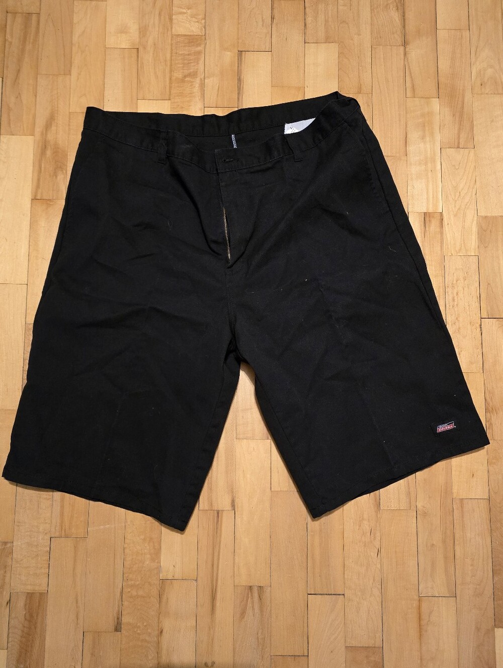 Genuine Dickies Men's Relaxed Fit Multi-Use Pocket Work Shorts in Black Size 40